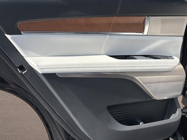2027 Cadillac VISTIQ Sport