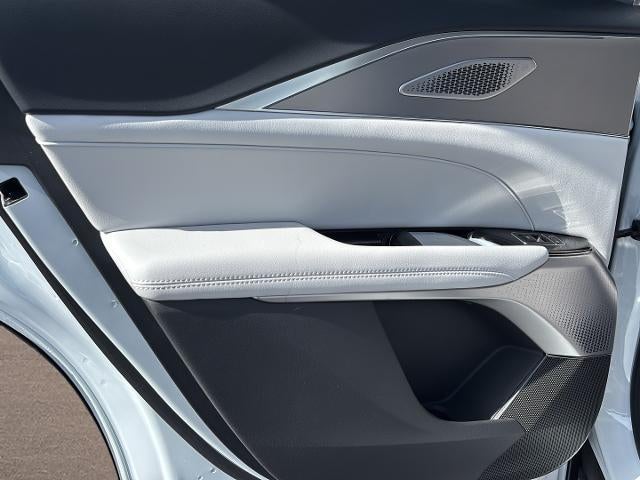 2027 Cadillac LYRIQ Premium Luxury - Photo 8