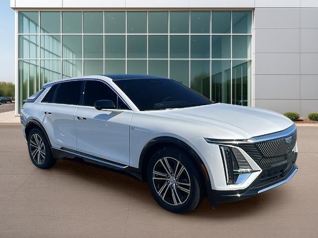 2025 Cadillac LYRIQ Luxury 2