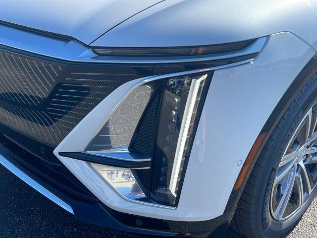 2025 Cadillac LYRIQ Luxury 2