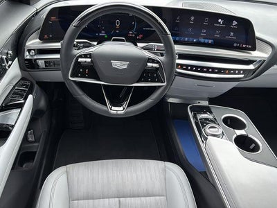 2024 Cadillac LYRIQ Luxury 2